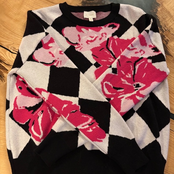 Statement Sweater - Cyrus - Picture 2 of 3